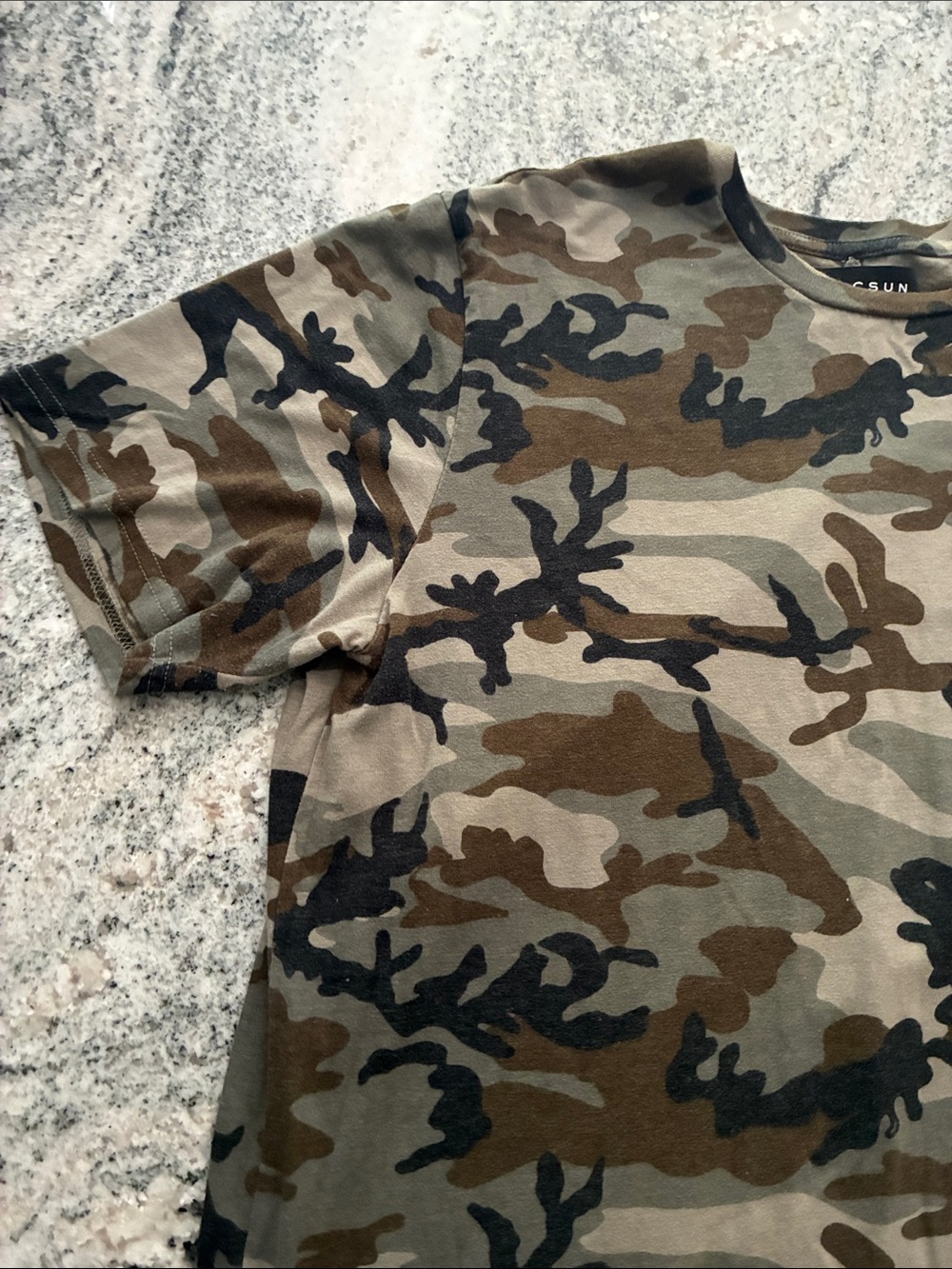 Men's Camo Short Sleeve Tee - L - Picture 2 of 6